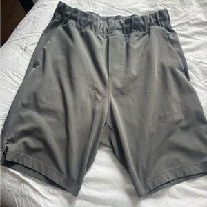 Men’s Lululemon Drawstring Athletic Shorts 7in Inseam size M